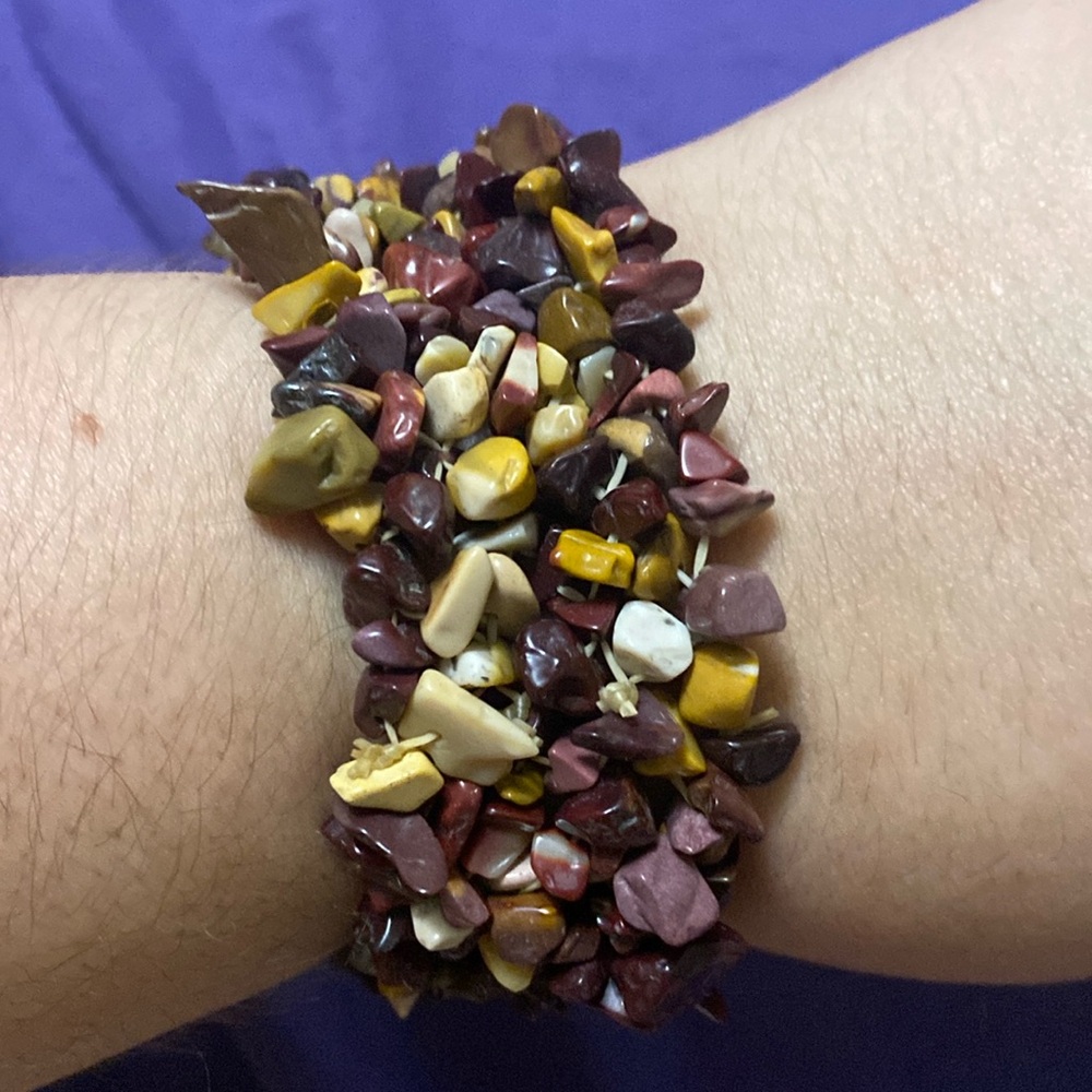 Brown stretch rock bracelet